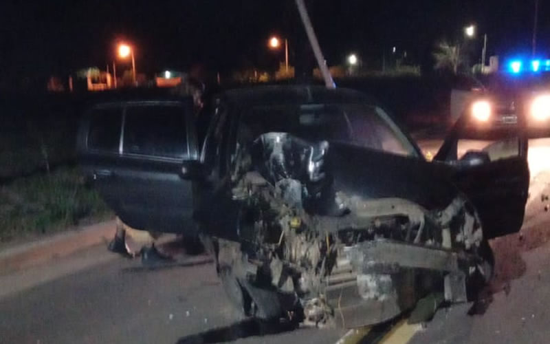 Se durmió al volante e impactó contra una columna