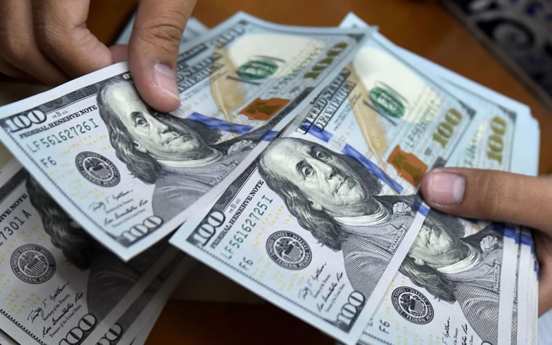 Las claves para entender por qué el Gobierno cambió de estrategia y subieron los dólares financieros