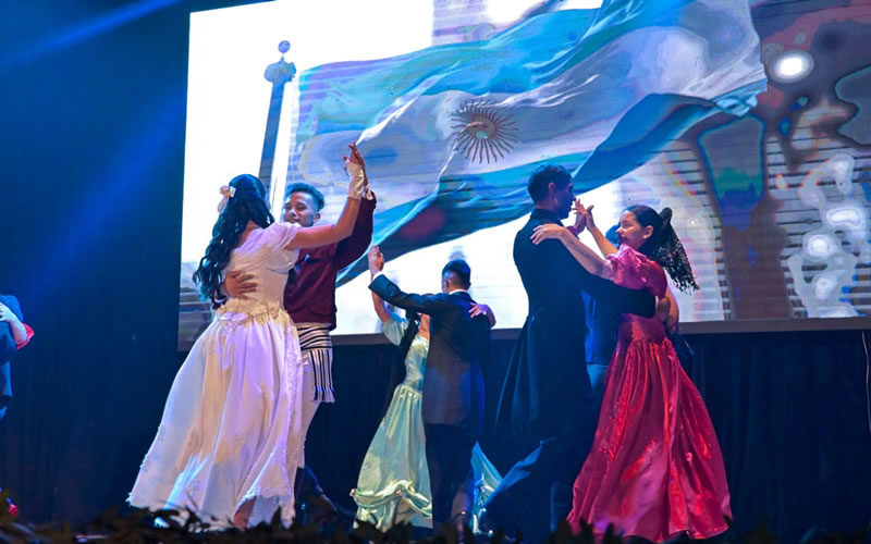 Con la tradicional velada cultural en el Odéon, comenzaron los festejos patrios en Concordia