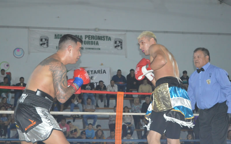 «El perrito» Vittori volvió a ganar en tremenda y cerrada pelea en el municipal