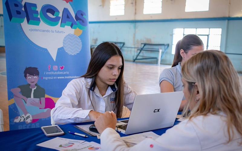 Hasta el miércoles 24 de mayo se podrán realizar las inscripciones para becas del secundario