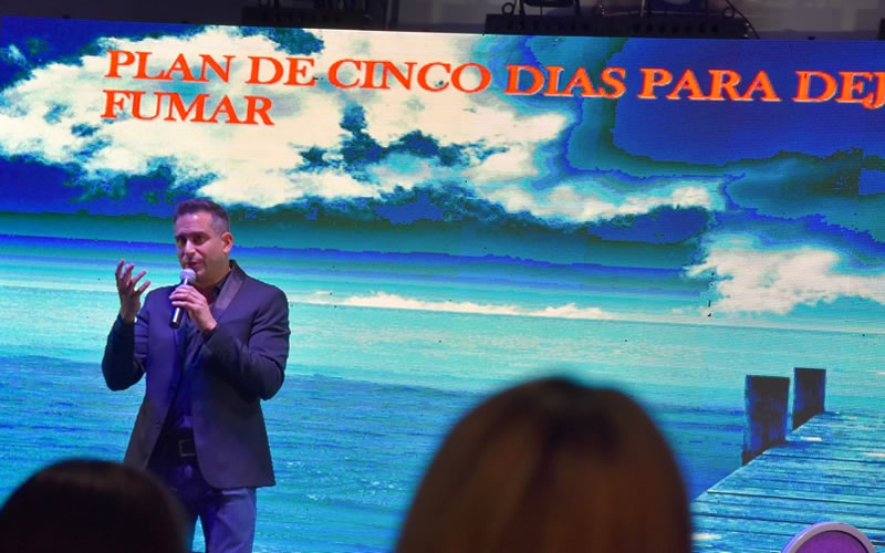 Comenzó el curso para dejar de fumar dictado por Yamil Ponce