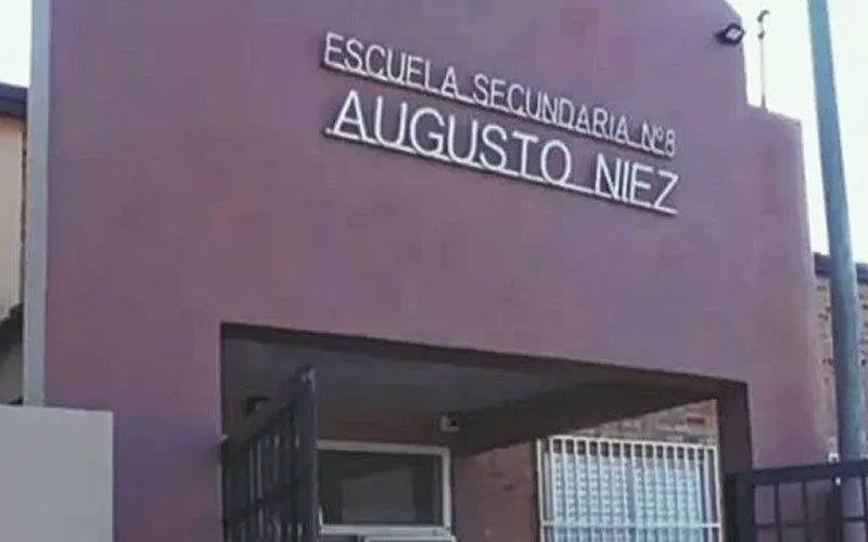 Escuela «Augusto Niez»: Docente denuncia que sus alumnos fueron criminalizados por la rectora y la Policía de Entre Ríos