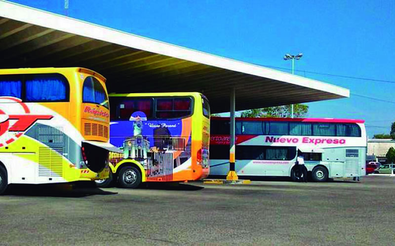 Tras un acuerdo salarial, levantaron el paro de colectivos y el servicio se retomará este viernes