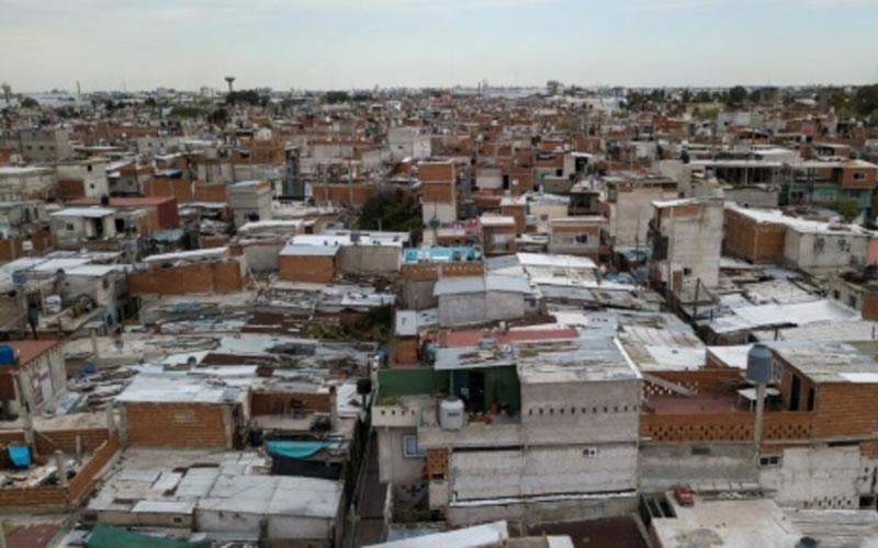 La tasa de pobreza sería del 50% de la población sin la ayuda de los planes sociales