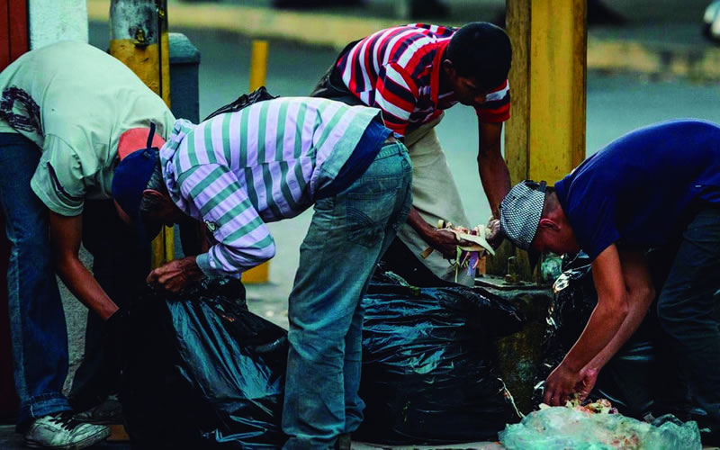 Desde la Fundación «Cinco Panes» afirman que creció el número de personas comiendo de la basura en Concordia
