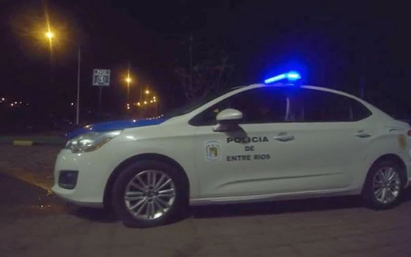 Hicieron un boquete para entrar a robar a un local comercial pero fueron detenidos