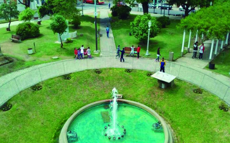 Jóvenes de distintas escuelas de Concordia arman grupos de WhatsApp organizando peleas callejeras