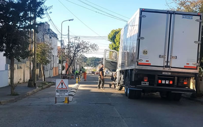 Avanzan las obras de la ciclovia, mientras vecinos de calle Salta y Moreno manifiestan su preocupación por el transito