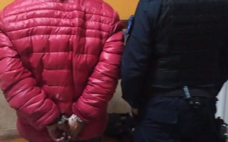 Intentaba abrir vehículos en un estacionamiento pero los vecinos lo vieron y lo denunciaron