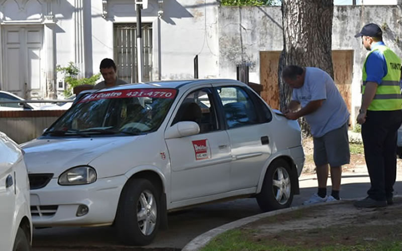 Medida excepcional: Prorrogan habilitación de licencias de taxis y radio móviles