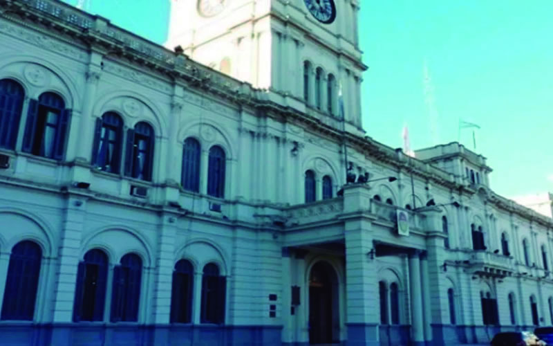 Comienza el pago de haberes y aguinaldo a estatales y jubilados