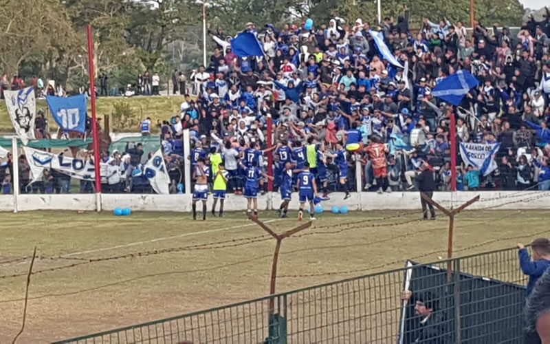 En el Día de la Bandera: Un festejo azul y blanco