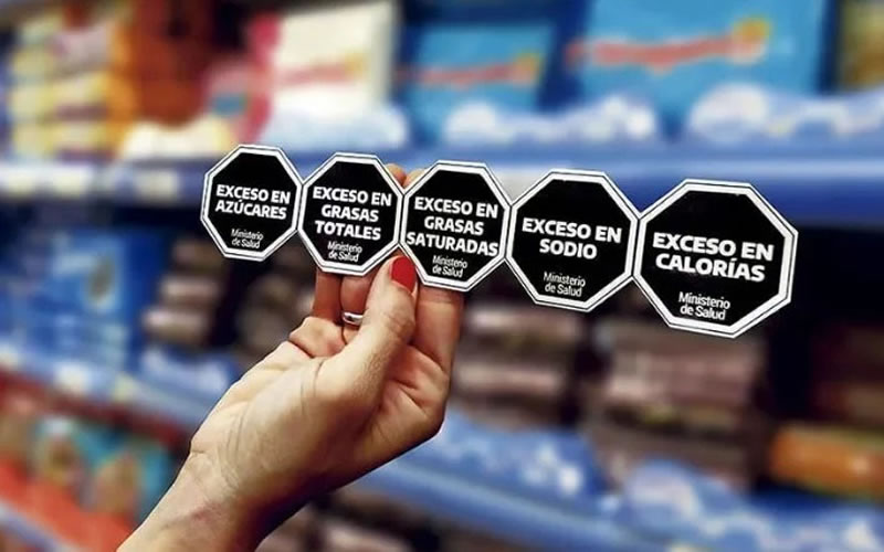 Detrás de las etiquetas: Una visión profesional sobre la inocuidad en los alimentos y la Ley del Etiquetado Frontal