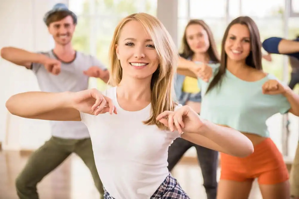 ¿Sabías que el baile te ayuda a mejorar la circulación y a depurar el exceso de líquidos y toxinas?