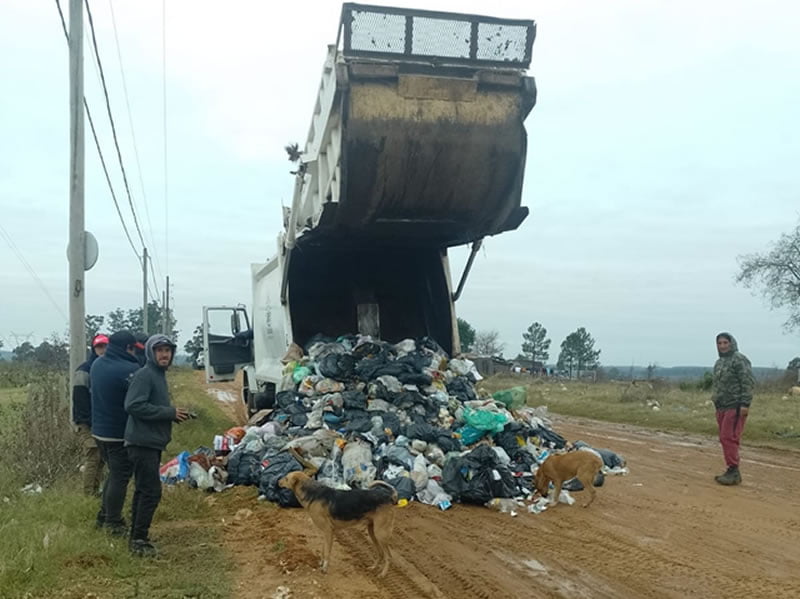 Trabajadores de Campo El Abasto vuelven a reclamar por demoras en el pago del convenio «Construyendo Futuro»