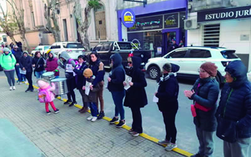 Movilización de familiares y amigos en busca de Luisina Leoncino, joven desaparecida en Concordia