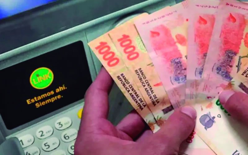 El salario mínimo, vital y móvil aumentó en julio a $105.500 y llegará a $118.000 en septiembre