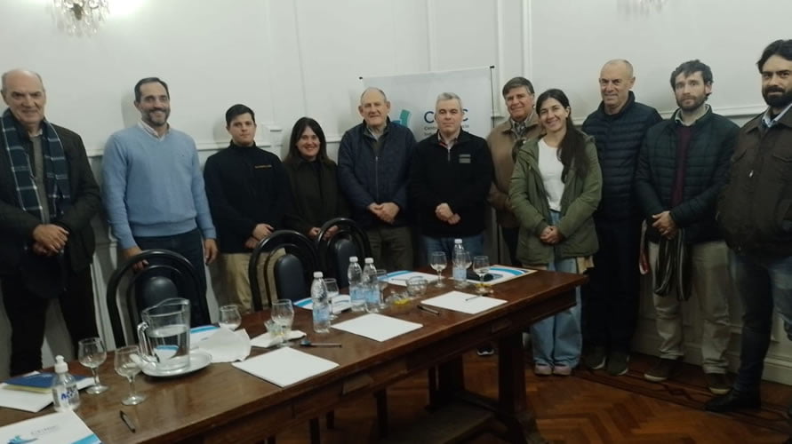 Niez destacó la importancia del sector comercial en reunión con el Centro de Comercio