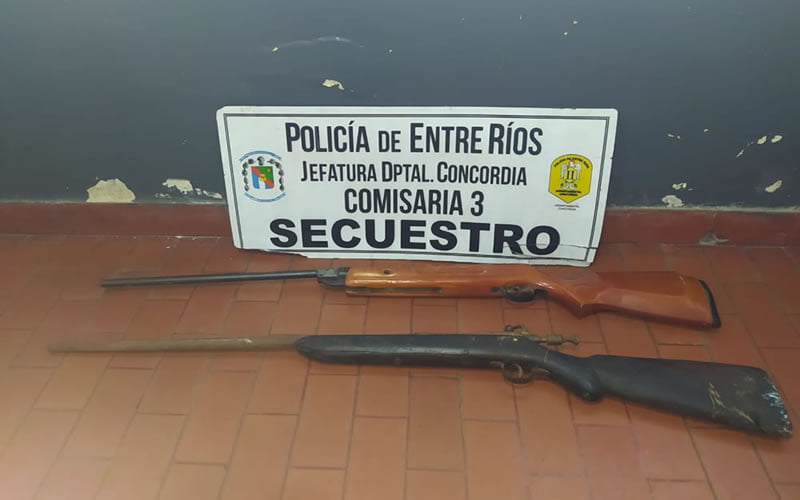Detienen a un hombre que estaba alterado con una escopeta en la mano