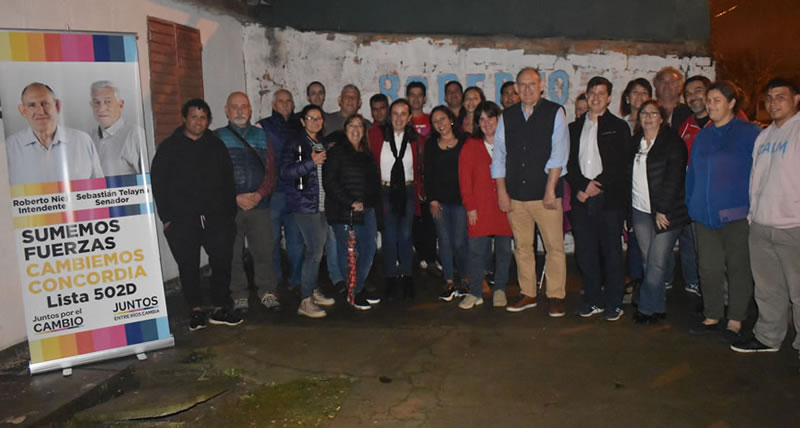 Roberto Niez y Angeles Toller inauguraron un local partidario en Barrio Parque