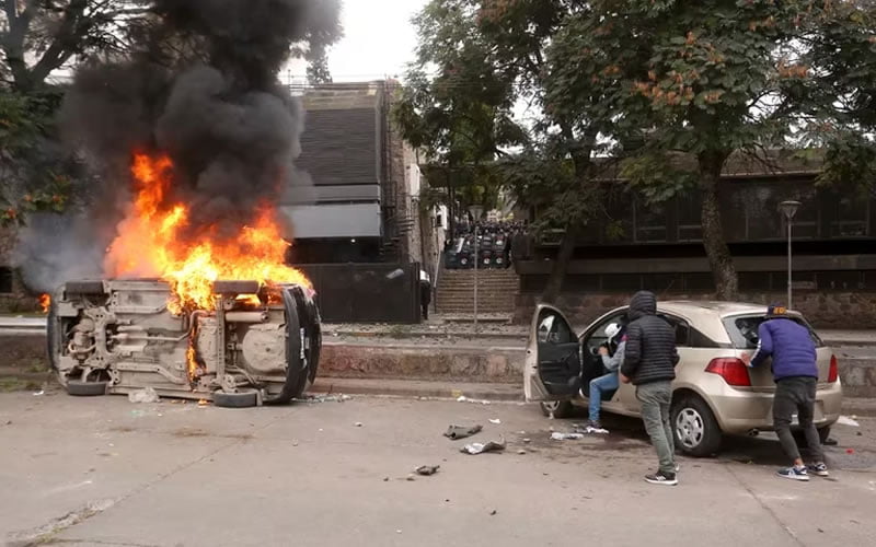 Sigue el conflicto en Jujuy: detuvieron a 12 personas por sedición y sancionaron a cuatro policías por abuso de poder