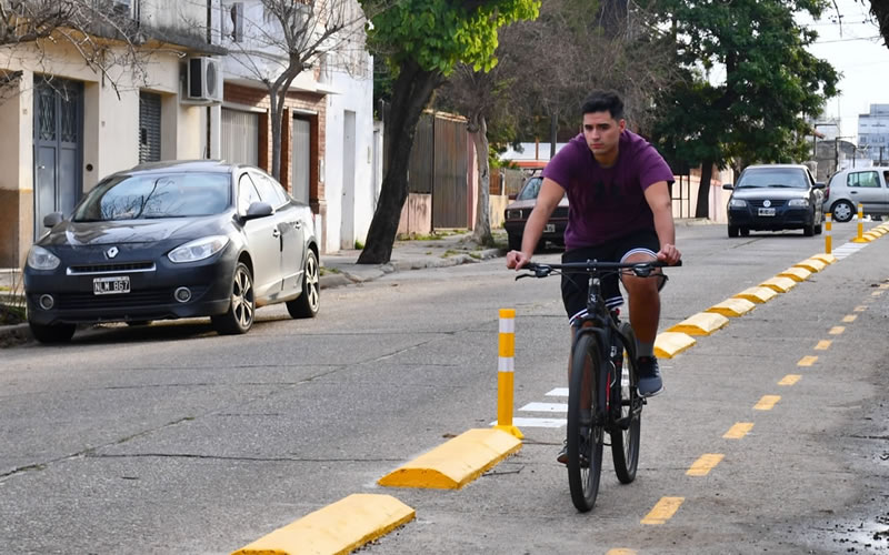 Comienza la construcción de ciclovías por avenida Gerardo Yoya mientras se inician las tareas preliminares en Chabrillón