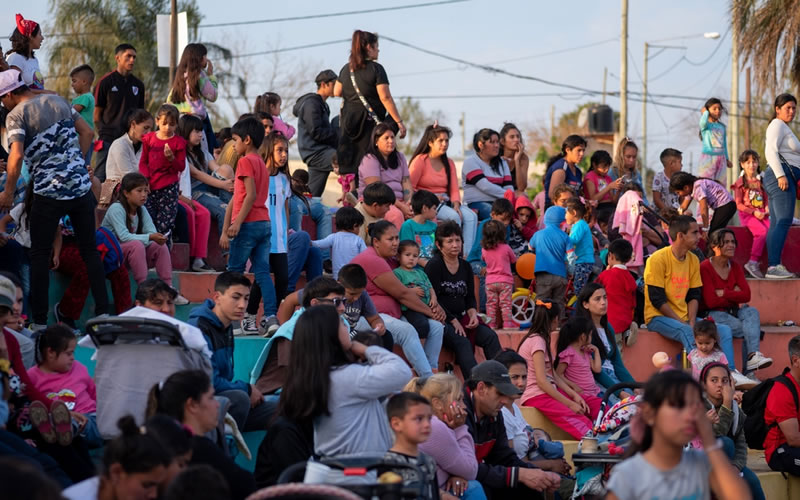Multitudinarios festivales del Día del Niño en cada barrio de la ciudad