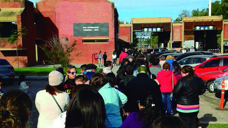 Paso Fronterizo Concordia – Salto: Vuelve el boom de compras en Argentina de la mano de la devaluación