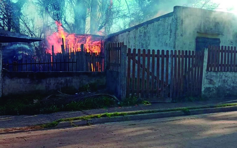Un pequeño de 5 años logró escapar de las llamas y advirtió sobre el incendio
