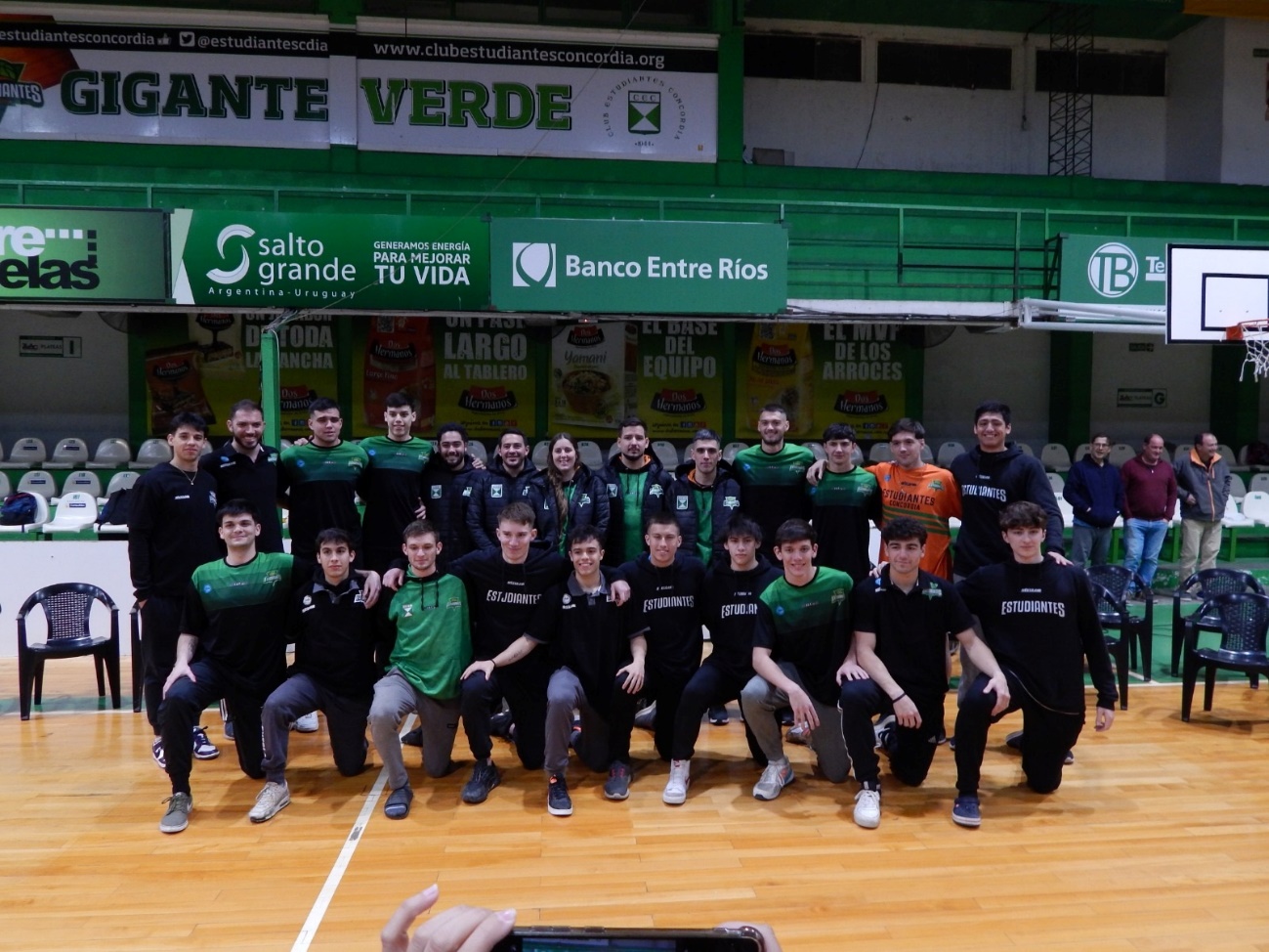 Estudiantes presentó su equipo para el Pre Federal