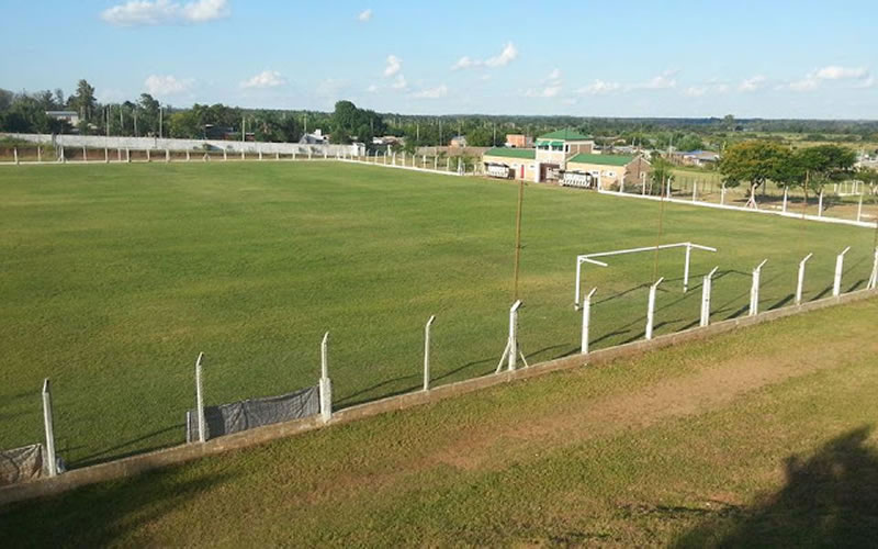 Entregan aportes al Club Deportivo La Bianca para su viaje a La Plata