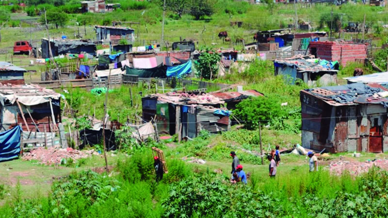 La UCA afirmó que seis de cada diez menores de 18 años siguen debajo de la línea de la pobreza