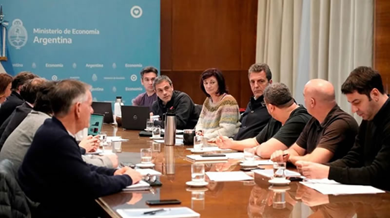 Sergio Massa anunció la devolución del IVA a asalariados y monotributistas
