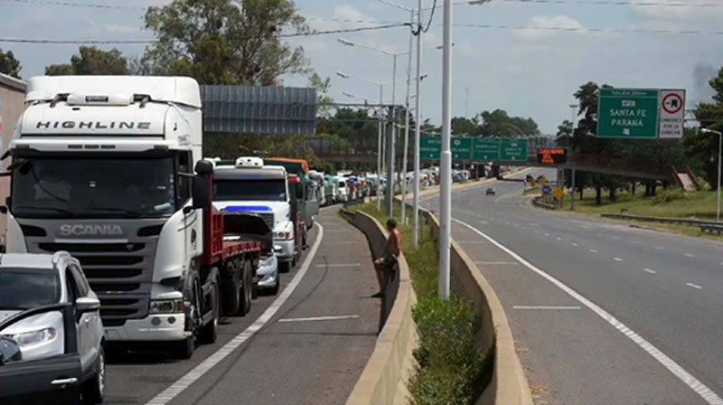 Los costos del transporte de cargas tuvieron un “aumento récord” de 20,3% durante agosto
