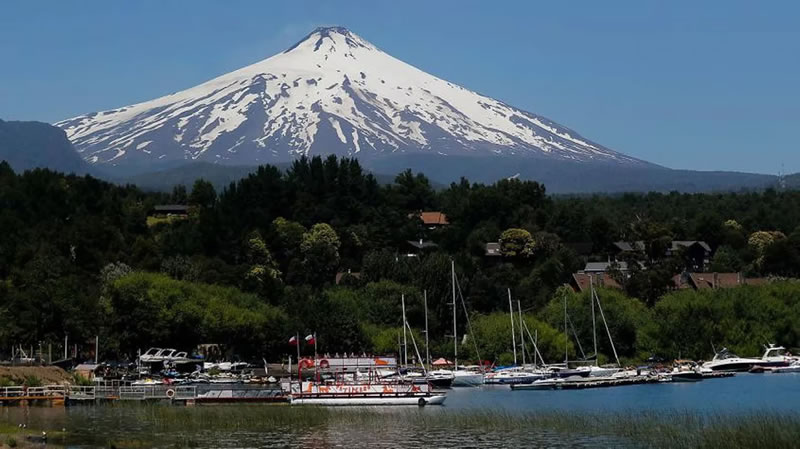 Chile elevó la alarma en el volcán Villarrica: Qué riesgos corren las localidades de Neuquén
