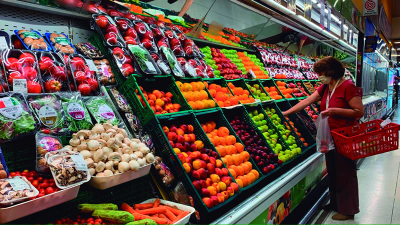 Mientras en Argentina sube la inflación, a nivel mundial baja el precio de los alimentos