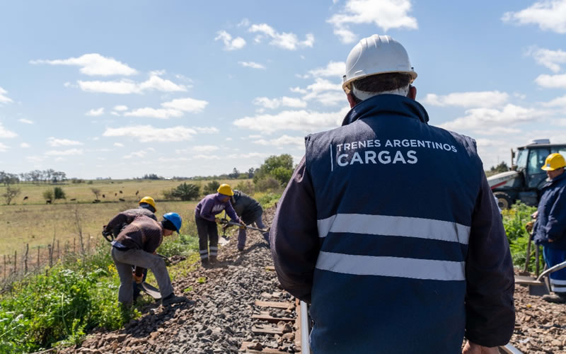 La línea Urquiza recibirá 45 millones de dólares para mejorar 210 kilómetros de vías