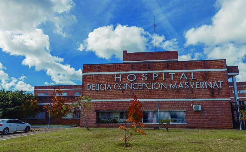 Jóvenes uruguayos impactaron contra un camión en zona del puente de Salto Grande