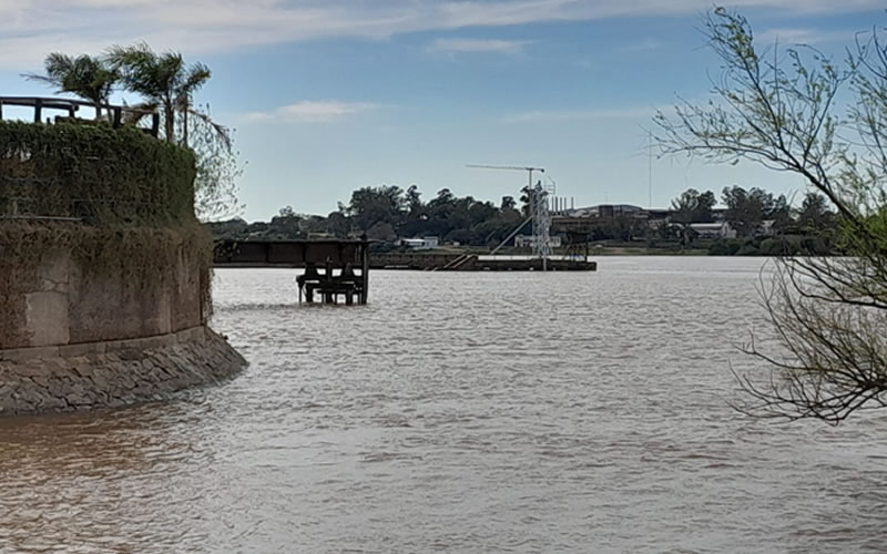 El Río Uruguay tuvo un notable repunte frente al Puerto