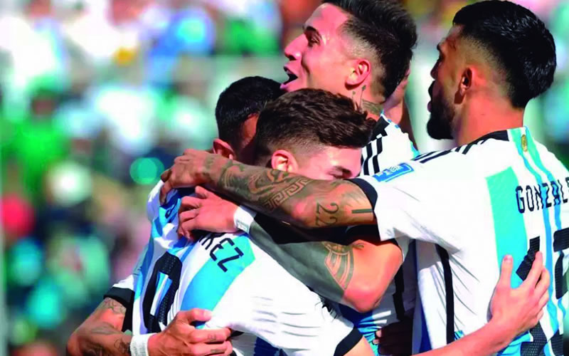 Eliminatorias: La selección argentina goleó 3-0 a Bolivia
