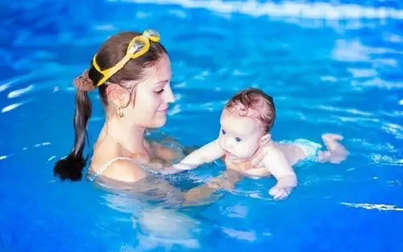 ¿Qué es la hidroterapia para bebés? Descubre sus ventajas