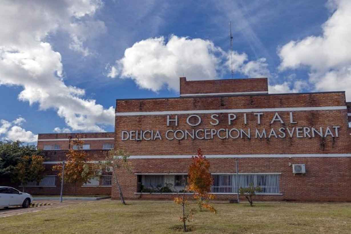 Quedó en el medio de una balacera y se encuentra gravemente herida en el Hospital Masvernat