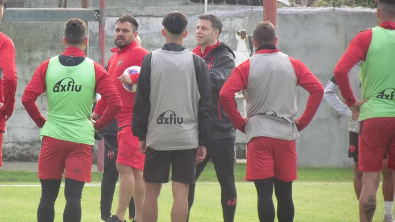 Rodolfo De Paoli dejó de ser el director técnico de Patronato