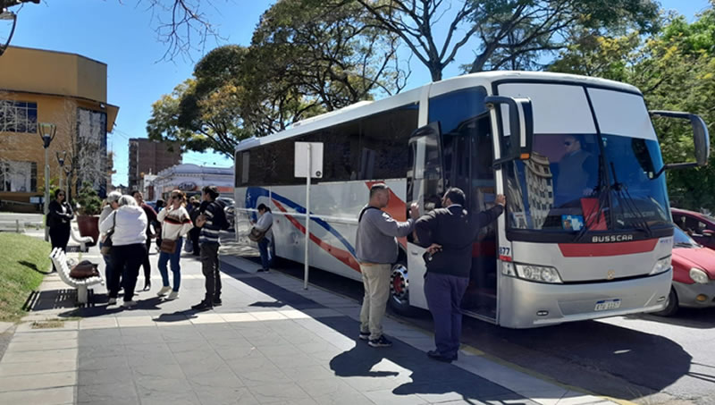 Micros de larga distancia llegan a nuestra ciudad para hacer turismo y aprovechar el tipo de cambio