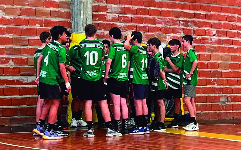 En Concepción del Uruguay se lleva adelante el Nacional de Clubes Cadetes de Handball