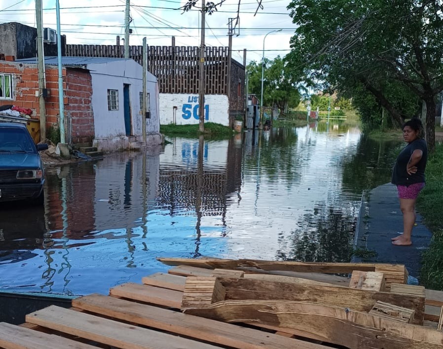 Creciente del Río Uruguay: 90 Familias Evacuadas en Concordia