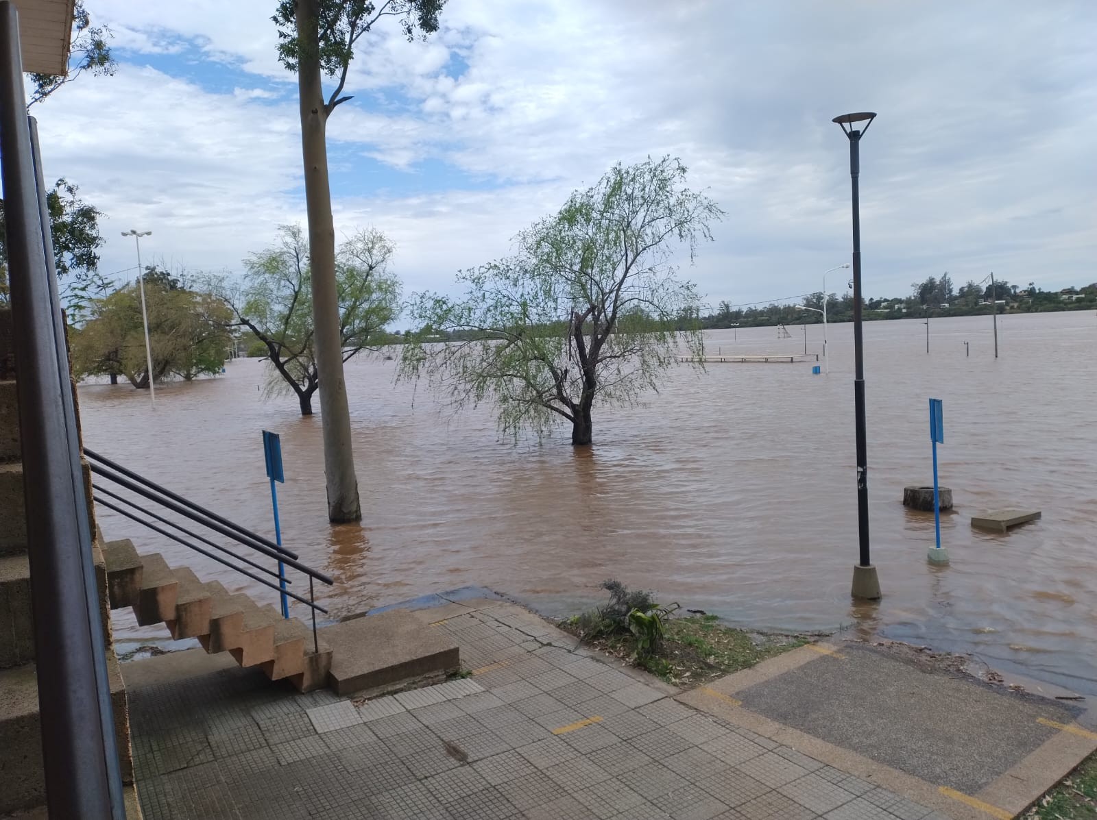 El Río Uruguay podría estar cerca de los 12 metros frente al puerto local