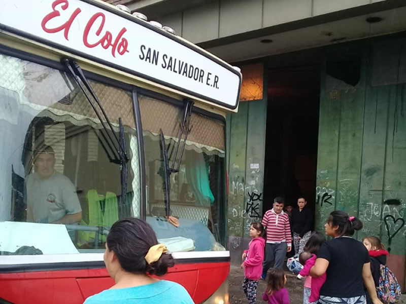 Reflejos de solidaridad: Una emisora radial de San Salvador colaboró con las personas afectadas por la creciente en Concordia
