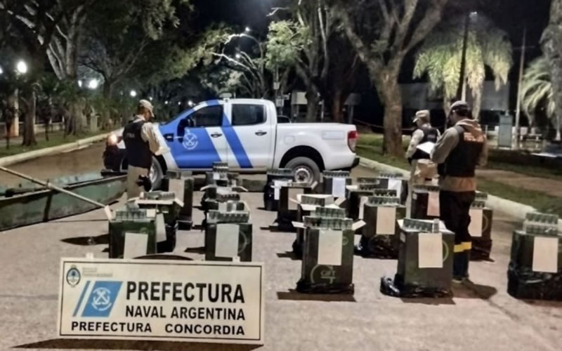 Intentaban cruzar 9.500 atados de cigarrillos en un bote por el río Uruguay